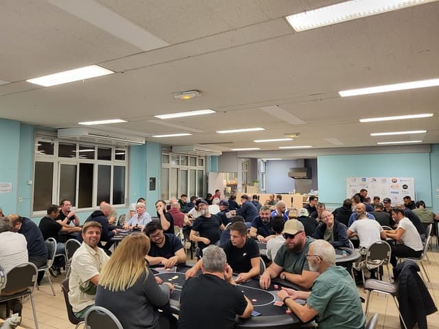 C'est flippant un aveugle qui ouvre grand les yeux vous ne trouvez pas ?