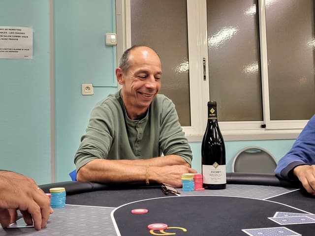 Il a le teint mat Arawak, pas loin d'être Fichet S...