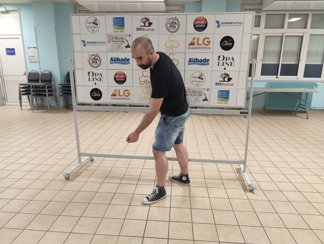 Faire du air balai, surement mieux que du foot tout court